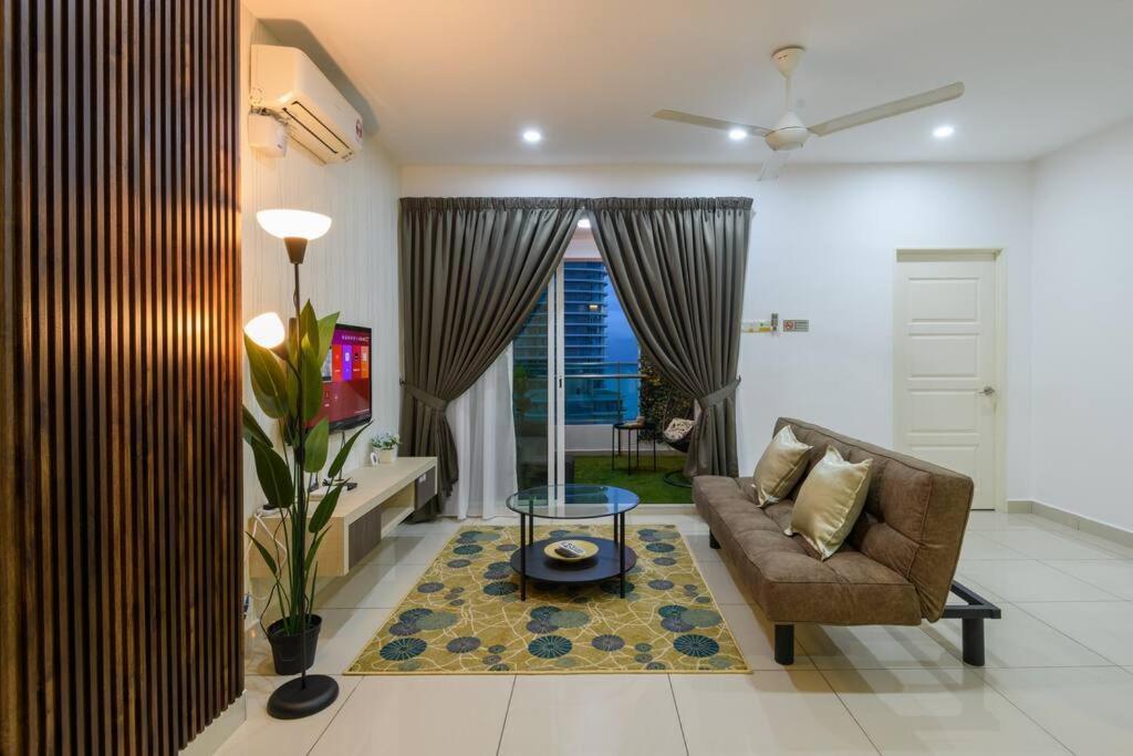 Апартаменты 2R1B/Seaview Tropical /1~8Pax/Gurney Mansion One Джорджтаун Экстерьер фото
