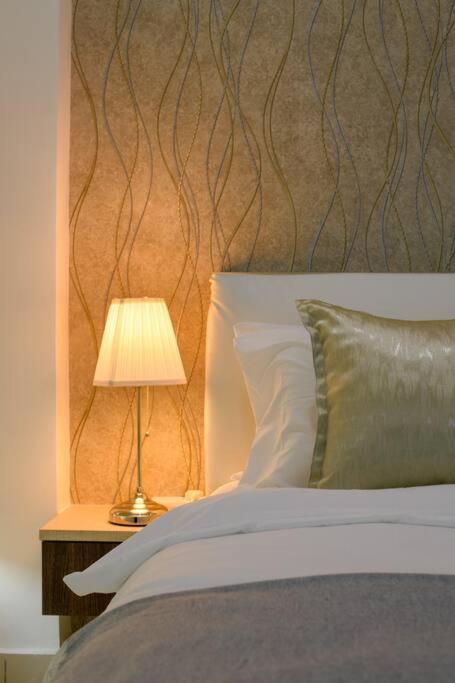 Апартаменты 2R1B/Seaview Tropical /1~8Pax/Gurney Mansion One Джорджтаун Экстерьер фото