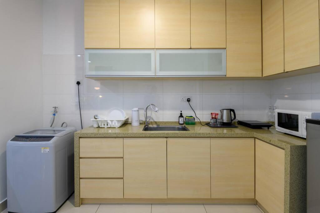 Апартаменты 2R1B/Seaview Tropical /1~8Pax/Gurney Mansion One Джорджтаун Экстерьер фото