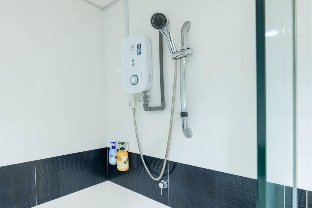 Апартаменты 2R1B/Seaview Tropical /1~8Pax/Gurney Mansion One Джорджтаун Экстерьер фото
