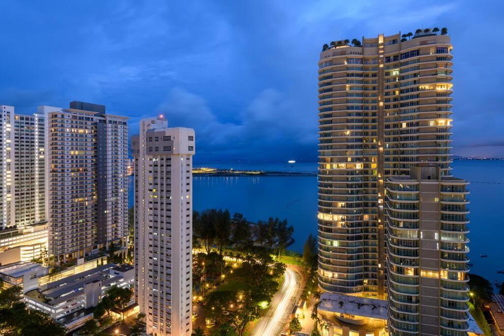 Апартаменты 2R1B/Seaview Tropical /1~8Pax/Gurney Mansion One Джорджтаун Экстерьер фото